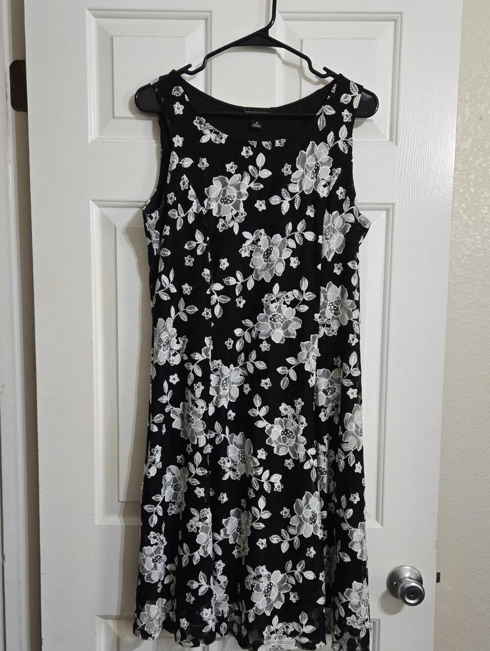 Perceptions Black and White Floral Scoop Neck Mini Dress